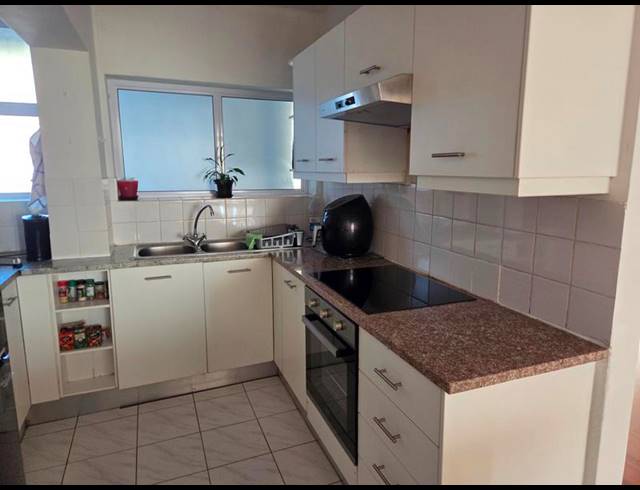 3 BEDROOM PROPERTY TO RENT IN SEA POINT